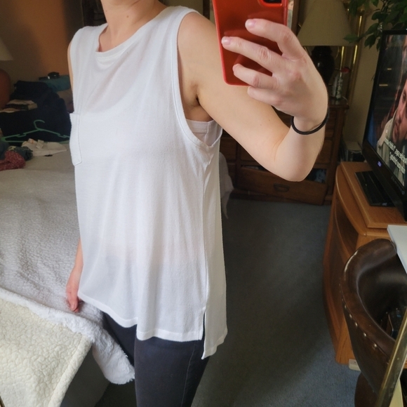 Forever 21 Muscle tank - Picture 5 of 5